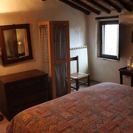 Apartment Petite Maison, Nel Borgo Di *