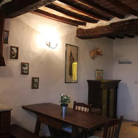Petite Maison, Nel Borgo Di * Cetona
