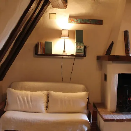Petite Maison, Nel Borgo Di Apartment