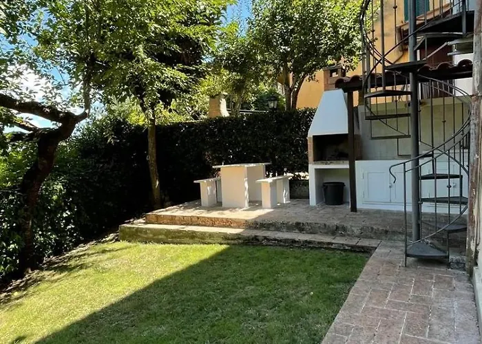 Petite Maison, Nel Borgo Di Appartement *